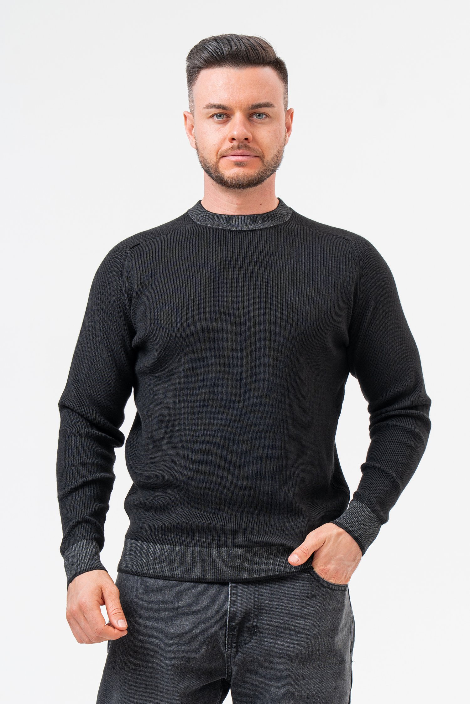 Светр однотонний K.O.R 6091 чорний/black