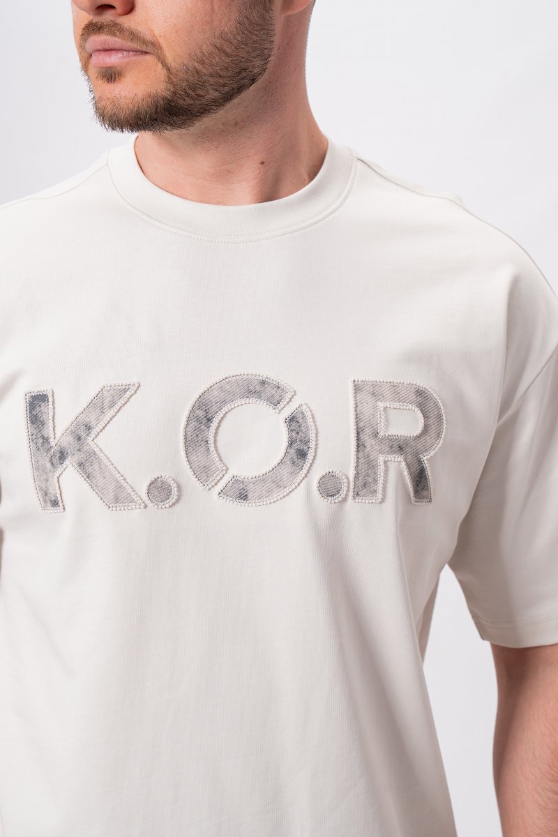Футболка с принтом K.O.R 5063 Светло-серый (LIGHT GREY) - Фото 2